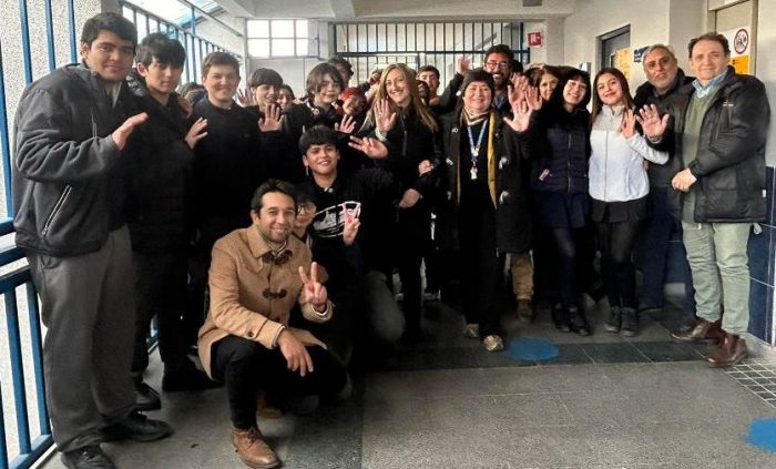 SENDA realizó encuesta para estudiantes DE 2º medio del Liceo Bicentenario Óscar Castro Zúñiga