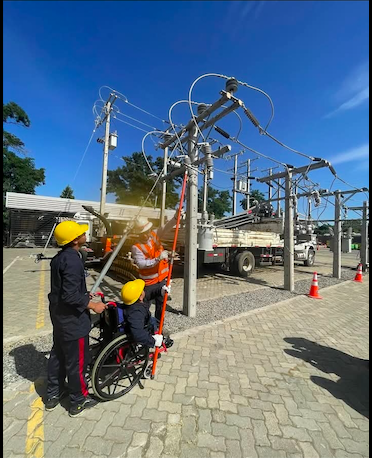 CORMUN: Estudiantes de Especialidad  Eléctrica visitan  Centro de Entrenamiento  de CGE