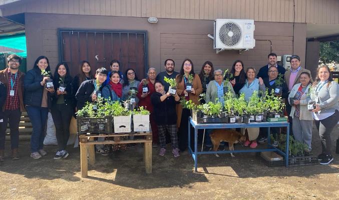 CONAF entrega plantas medicinales a Jardín Terapéutico de San Francisco de Mostazal