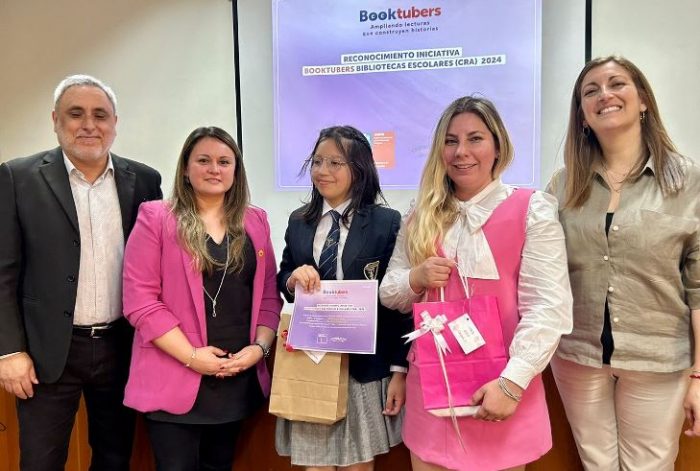 Mineduc invita a estudiantes a participar en la 5° versión de Booktubers Bibliotecas Escolares (CRA)