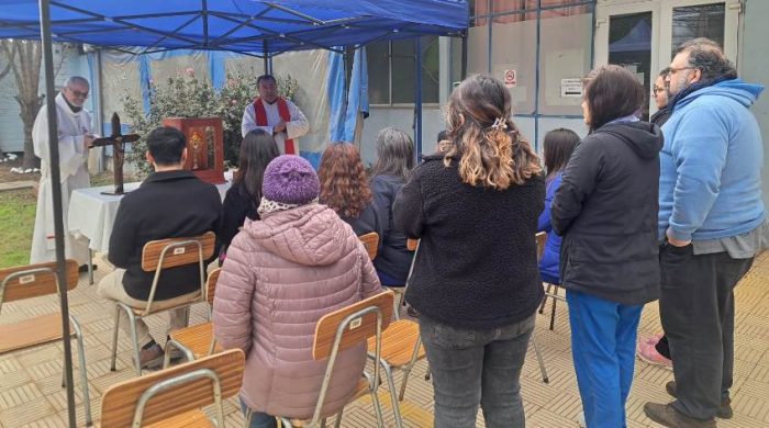 Lignum Crucis visitó Hospital de Graneros en el marco del centenario de la Diócesis de Rancagua