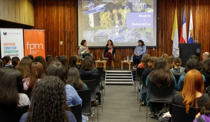 Más de 150 mujeres de Liceos Bicentenario participan en Encuentro STEM de Fundación Piñera Morel y la PUC