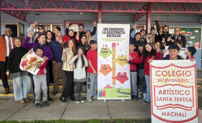 Colegio Artístico de Machalí es reconocido por aumento de asistencia escolar