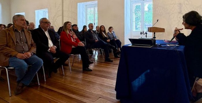 Estudiantes de Cachapoal realizan muestra de proyectos escolares con uso de IA en contexto educativo