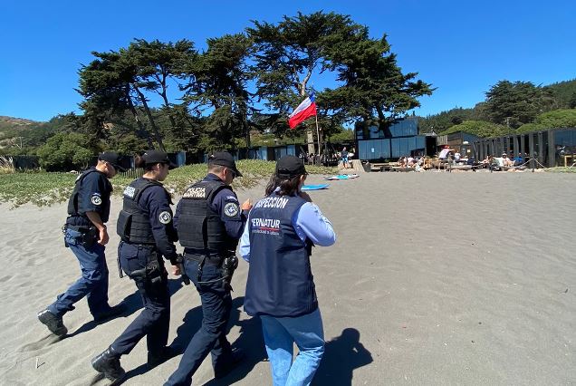 SERNATUR y Armada intensifican fiscalización de escuelas de surf en el borde costero de Navidad y Litueche
